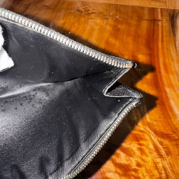 Louis Vuitton Pochette Félicie Insert damier
Black Leather 2010 - Picture 11 of 15